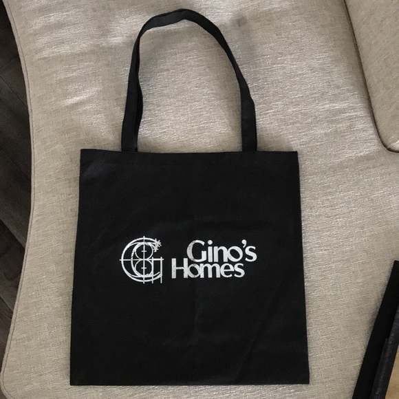 Gino’s Homes, Red River Co-op and Applebee’s Reusable Bags - Picture 2 of 7